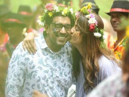 തൃഷ ഉമ്മ വെച്ചപ്പോഴുള്ള നിവിന്‍ പോളിയുടെ ഭാവം.. റിന്ന ഇതൊക്കെ കാണുന്നുണ്ടല്ലോ അല്ലേ!