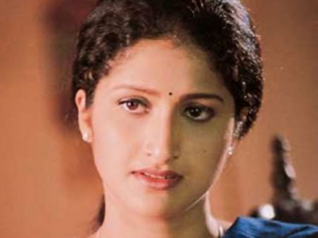 എന്റെ മകളെ പലതവണ കൂട്ടമാനഭംഗത്തിന് ഇരയാക്കി കൊന്നതാണ്; നടി പ്രത്യുഷയുടെ അമ്മ വെളിപ്പെടുത്തുന്നു