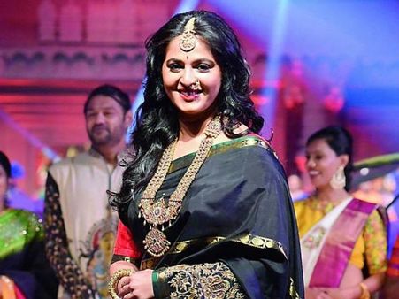 സ്വീറ്റി ഷെട്ടിക്കും അണിയറപ്രവര്‍ത്തകര്‍ക്കും ആശംസ നേര്‍ന്ന് പ്രഭാസ്, ഫേസ്ബുക്ക് പോസ്റ്റ് വൈറല്‍!