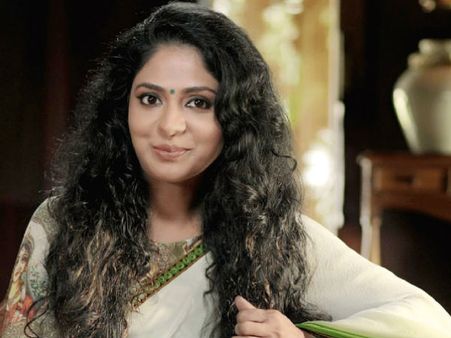 പൂര്‍ണ്ണിമ മിനിക്കോയില്‍ പോയത് ഇതിനായിരുന്നോ? ആ രഹസ്യം പരസ്യമായി, പുതിയ തുടക്കം ക്ലിക്കാവുമോ?