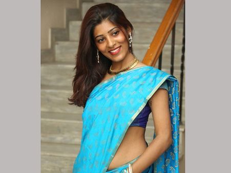 അയാളെന്റെ വസത്രം വലിച്ചു കീറി പീഡിപ്പിക്കാന്‍ നോക്കി! ഞെട്ടിക്കുന്ന വെളിപ്പെടുത്തലുമായി നടി ഗായത്രി!