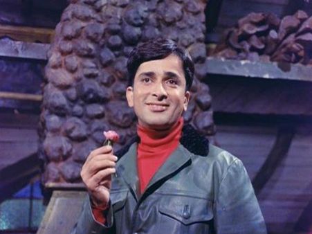 അമിതാഭ് ബച്ചനും ധര്‍മേന്ദ്രയ്ക്കും നേടാന്‍ കഴിയാത്ത വലിയ നേട്ടങ്ങള്‍ സ്വന്തമാക്കിയ താരം ശശി കപൂറാണ്!