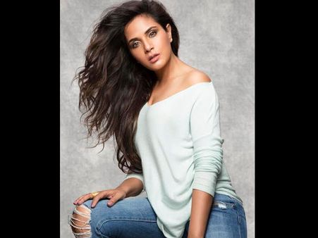 പീഡനത്തെക്കുറിച്ച് തുറന്നു പറഞ്ഞാല്‍ പല നായകന്മാരും അപ്രത്യക്ഷരാവും, ഞെട്ടിക്കുന്ന വെളിപ്പെടുത്തല്‍!