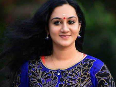 മരണത്തെ മുഖാമുഖം കണ്ട ആ അനുഭവം മറക്കാന്‍ ആഗ്രഹിക്കുന്നു എന്ന് ആത്മസഖിയിലെ ചാരു