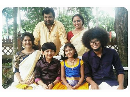 ബാലുവും നീലുവും കുടുംബവും അഞ്ഞൂറ് എപ്പിസോഡുകള്‍ പിന്നിട്ടു, ഇനി ഉപ്പും മുളകിന്റെ മാറ്റം ഇങ്ങനെയാണ്!