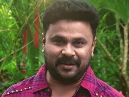 താടി കളഞ്ഞ് ദിലീപെത്തി, സോഷ്യല്‍ മീഡിയയിലൂടെ ചിത്രം വൈറലാവുന്നു!