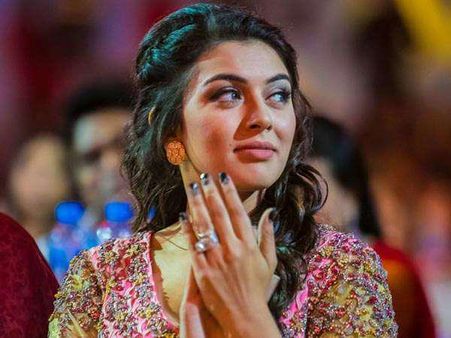 അമലയെയും വേദികയേയുമൊക്കെ രക്ഷിച്ച ഈ നടന് ഹന്‍സികയെ രക്ഷപ്പെടുത്താന്‍ കഴിയുമോ?