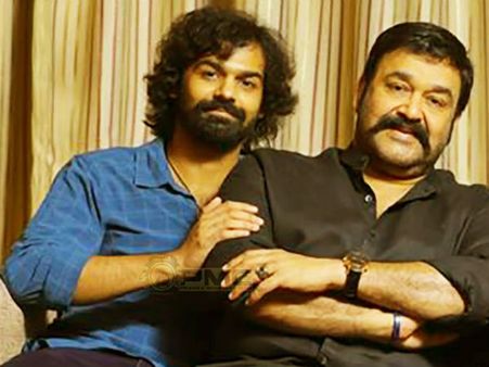 മോഹന്‍ലാലിനെയും പ്രണവിനെയും ഏറ്റെടുത്ത് ശ്രീകുമാര്‍ മേനോന്‍, ഫോട്ടോയ്ക്ക് താഴെ കുറിച്ചത്?
