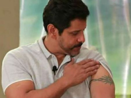 അന്നേ അറിയാമായിരുന്നു കര്‍ണ്ണന്‍ ചെയ്യുമെന്ന്, ടാറ്റൂ കാണിച്ച് വിക്രമിന്‍റെ പ്രതികരണം, വീഡിയോ കാണൂ!