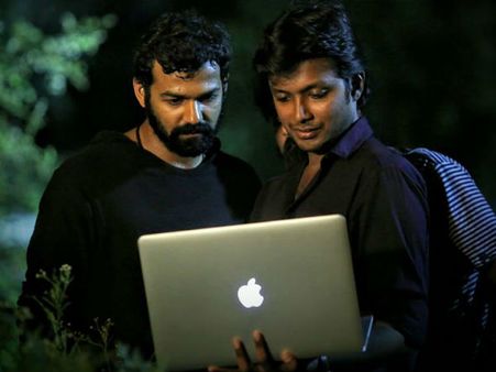പ്രണവിന്റെ പ്രതീക്ഷകളെ അസ്ഥാനത്താക്കി, താരപുത്രനെ ആദ്യമായി പരിചയപ്പെട്ടത് ഇങ്ങനെ!