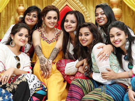വിവാഹത്തിനു ശേഷം ഭാവനയ്ക്ക് കൂട്ടുകാരികൾ കൊടുത്ത പണി കണ്ടോ! വീഡിയോ കാണാം