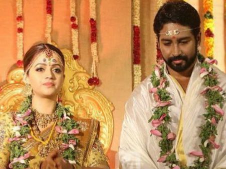 ഭാവനയുടേത് ഒരു വിവാഹം മാത്രമല്ല, ചില ആഘോഷങ്ങൾക്കുള്ള ചുട്ടമറുപടി കൂടിയാണ്!!