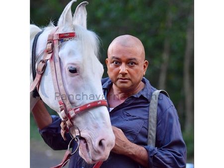 ജയറാം അഭിനയിക്കേണ്ട, ചുമ്മാ ഒന്നങ്ങ് നിന്നാല്‍ മതി! പിഷാരടിയുടെ സിനിമയിലെ ലുക്ക് പുറത്ത് വിട്ടു!!