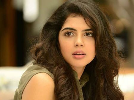 വിമര്‍ശനം എന്നെ തളര്‍ത്തും, ധൈര്യമില്ലായിരുന്നു, സിനിമയില്‍ വരാന്‍ ഭയന്നതിനെ കുറിച്ച് കല്യാണി