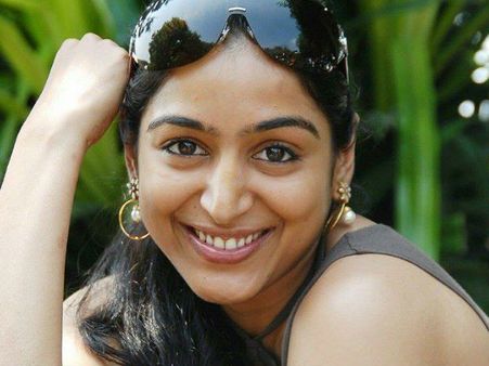 സ്ത്രീയെ മോശമായി ചിത്രീകരിച്ച തിരക്കഥ പത്മപ്രിയ തിരുത്തി, സംവിധായകനും നടനും ശരിവച്ചു!!