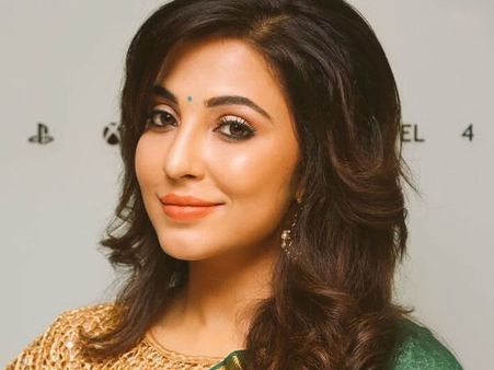 മോഹന്‍ലാലിനൊപ്പം അഭിനയിക്കുമ്പോഴുള്ള പേടിയെ കുറിച്ച് പാര്‍വ്വതി പറയുന്നു