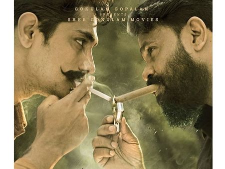 ചരിത്രവും ചതി-ത്രവും ഒരേ തീയില്‍ നിന്നും കത്തിക്കയറുന്നു! കമ്മാരസംഭവം പോസ്റ്ററിലൊളിപ്പിച്ചത് രഹസ്യം