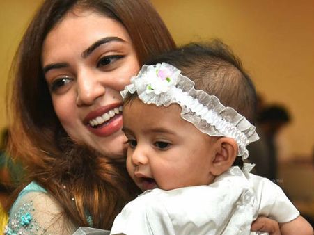 നസ്‌റിയയുടെ കൈയ്യിലിരിക്കുന്ന ആ കുഞ്ഞ് ആരാണെന്നറിയാമോ, ഭാവനയുടെ വിവാഹത്തില്‍ താരമായ കുഞ്ഞ്!!