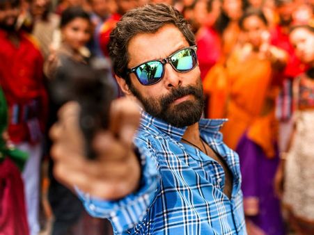 പ്രിവ്യു: സ്‌കെച്ചിട്ട് ആളെ പിടിക്കുന്ന വിക്രം, ഇതുവരെ കണ്ട അധോലോക നായകനല്ല ഇത്!!