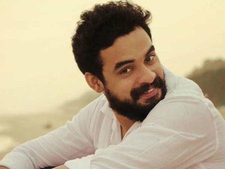ഇതു കേട്ടാല്‍ ടൊവിനോയോട് ഇഷ്ടം കൂടും, പിറന്നാൾ ദിനത്തിൽ ആരാധകർക്ക് താരത്തിന്റെ കിടിലൻ സർപ്രൈസ്!