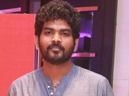 സ്വന്തം സിനിമയെ രക്ഷിക്കാന്‍ ഇരക്കേണ്ടി വരുന്ന സംവിധായകര്‍, വിഘ്‌നേശ് ശിവയും!!