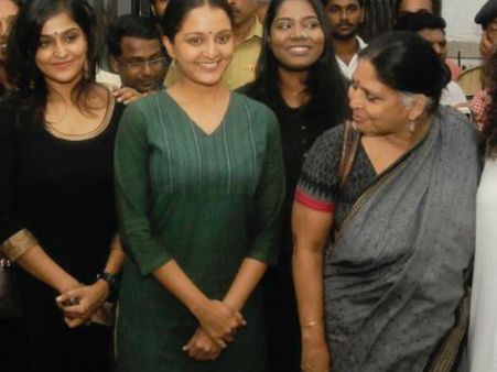 റേറ്റിങ്ങില്‍ തളരുന്നതല്ല ഡബ്ലുസിസി, മഞ്ജു വാര്യര്‍ എങ്ങും പോയിട്ടില്ല, എല്ലാം വ്യാജപ്രചാരണം!