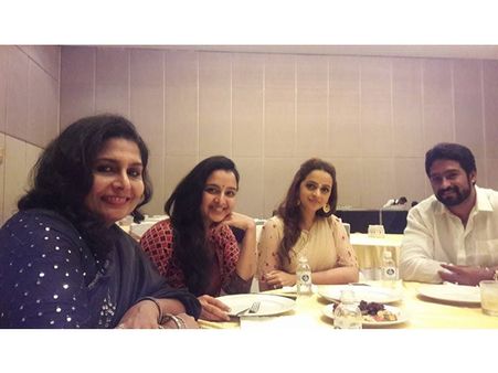 ലാലിന്റെ മകളുടെ വിവാഹ വിരുന്നില്‍ മാസ് എന്‍ട്രിയുമായി നടി സീനത്ത്! മമ്മൂട്ടിയ്ക്ക് പോലും കിട്ടിയില്ല