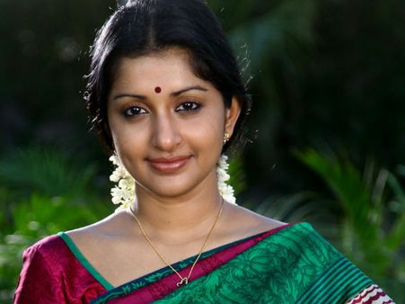 മോഹന്‍ലാലിന്റെ ഭാര്യയാവാന്‍ മീര ജാസ്മിന്‍ ഇല്ല! അപ്പോള്‍ നീരാളിയിലെ നായിക ആരായിരിക്കും?