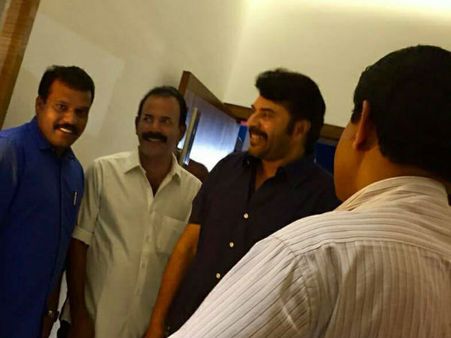 മേജര്‍ രവിയുടെ ഗൃഹപ്രവേശനത്തിന് മോഹന്‍ലാലും മമ്മൂട്ടിയും, ചിത്രങ്ങള്‍ വൈറലാവുന്നു, കാണൂ!