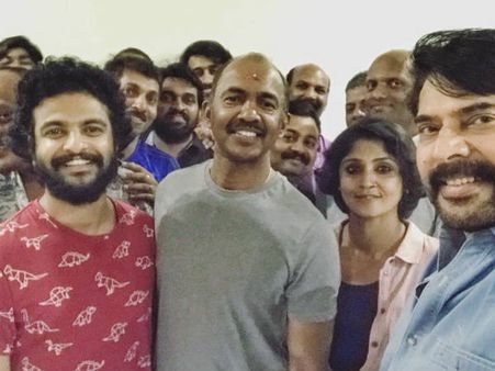 മമ്മൂട്ടിയാണ് തുടക്കമിട്ടത്, മാമാങ്കത്തിന്റെ സെറ്റില്‍ നടന്ന വ്യത്യസ്തമായ ആഘോഷത്തില്‍ നീരജും!