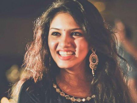 'ആരെങ്കിലും കഥ പറയാന്‍ വീട്ടില്‍ വന്നാല്‍ അച്ഛന്‍ ചോദിക്കും, ഇന്റിമേറ്റ് സീനില്ലല്ലോ അല്ലേ എന്ന്'