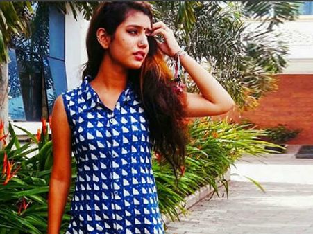 പ്രിയയുടെ സൈറ്റടിയിൽ മയങ്ങി ബോളിവുഡ് താരരാജാവ് ! പിന്നെ ഒരു അഡാറ് പ്രവചനവും ...