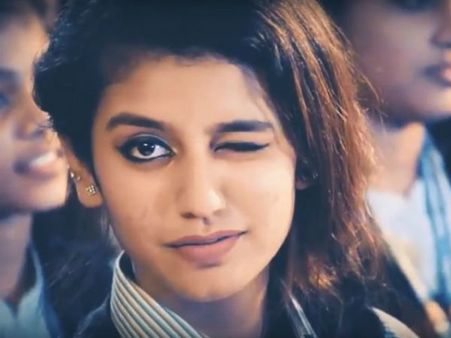 പ്രിയ വാര്യരെ അനുകരിക്കാന്‍ ശ്രമിക്കുന്ന പെണ്‍കുട്ടികള്‍.. എങ്ങനേണ്ട്.. എങ്ങനേണ്ട്....??