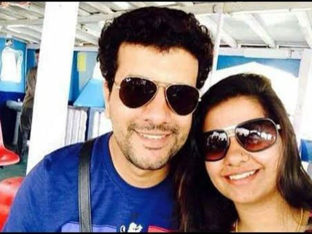 ഭാര്യയ്‌ക്കൊപ്പം സിനിമ കാണാന്‍ പോയ രമേഷ് പിഷാരടിക്ക് കിട്ടിയ എട്ടിന്റെ പണി