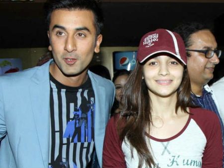 ആലിയയും രൺബീറും പ്രണയത്തിൽ! മനീഷ് മൽഹോത്രയോട് ഒഎംകെവി പറഞ്ഞ് സംവിധായകൻ ആര്യൻ