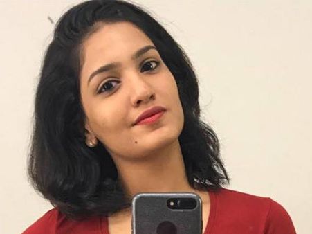ക്വീന്‍ നായിക സാനിയ അയ്യപ്പന്റെ പുതിയ ചിത്രം 'പാര', സംവിധാനം ദിലീപ് തോമസ്