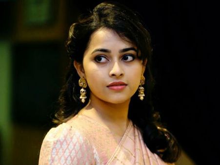 വളരെ പെട്ടന്ന് ഹിറ്റായി, വന്ന വേഗത്തില്‍ ഔട്ടായി, യുവ നടി സ്വന്തം നാട്ടിലേക്ക് മടങ്ങുന്നു!!