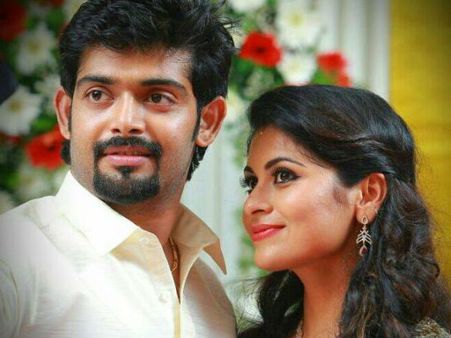 രതിനിര്‍വ്വേതം ശ്രുതിയും ഭര്‍ത്താവും അവതരിപ്പിച്ചപ്പോള്‍, ചിരിച്ച് മണ്ണ് കപ്പും!!