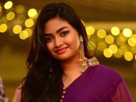 ശാലിന്‍ സോയ തകര്‍ക്കുന്നു, സോഷ്യല്‍ മീഡിയയില്‍ വൈറലാകുന്ന ഡാന്‍സ്!!