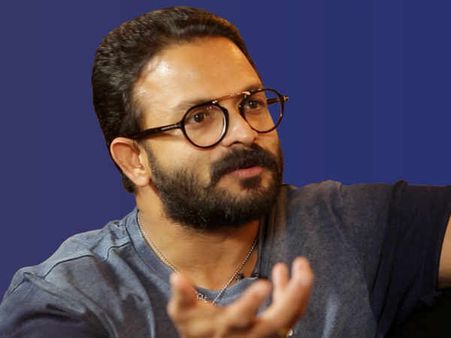 ഇങ്ങനെ നടന്നാൽ ഒരു പെൺകുട്ടിയും തിരിഞ്ഞ് നോക്കില്ല! കാമുകൻമാർക്ക് ജയസൂര്യയുടെ ഒരു കിടിലൻ ഉപദേശം!