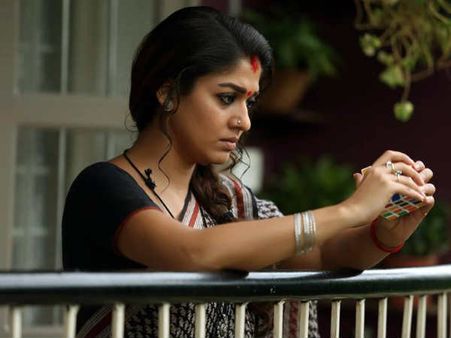 Nayantara: മമ്മൂട്ടിയുടെ പുതിയനിയമം തമിഴിൽ നയൻസിന് പാരയായി, താരത്തിന്റെ വീടിനു നേരെ കല്ലേറ്...