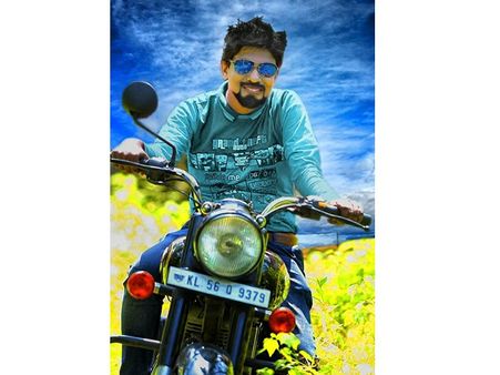 റോമിയോ സ്റ്റൈലില്‍ മേക്കോവര്‍ നടത്തി സന്തോഷ് പണ്ഡീറ്റ്! വില്ലനും നായകനുമായി ഉരുക്ക് സതീശന്‍ വരുന്നു!
