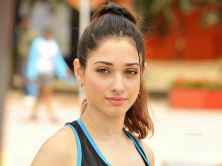 Tamannah: തമന്ന മോഹൻലാലിനെ വരെ ഞെട്ടിക്കും! താരത്തിന്റെ ചക്രാസനം ഒന്ന് കണ്ടു നോക്കൂ...