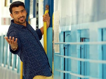 പരസ്പരത്തില്‍ കാണുന്നത്ര നിസ്സാരനല്ല സൂരജ്, ഒരേ സമയം പാവത്താനും നായകനുമാവുന്ന വിവേകാണ് താരം!