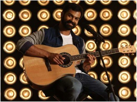 പ്രണവ് ആരാധകര്‍ക്കൊരു സന്തോഷ വാര്‍ത്ത: ആദിയുടെ ടെലിവിഷന്‍ പ്രീമിയര്‍ വിഷുവിന്
