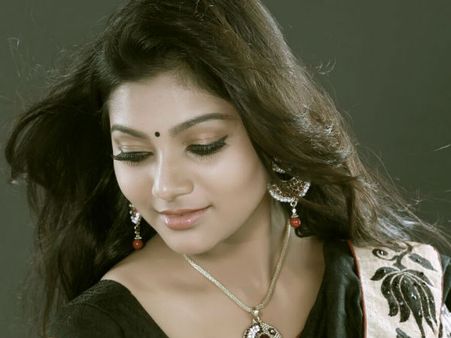 പുതിയ ലുക്കില്‍ ഞെട്ടിച്ച് ജഗതിയുടെ മകള്‍ ശ്രീലക്ഷ്മി: ചിത്രങ്ങള്‍ വൈറല്‍! കാണാം