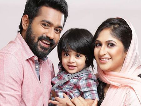 മകന്റെ നാലാം പിറന്നാള്‍ ആഘോഷമാക്കി ആസിഫ് അലി! ചിത്രങ്ങള്‍ വൈറല്‍! കാണൂ