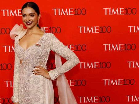 പൊതു വേദിയിൽ ദീപികയെ നോക്കി അയാൾ അത് ഉച്ചത്തിൽ വിളിച്ചു കൂവി! മുഖത്ത് ചിരി മായാതെ താരം