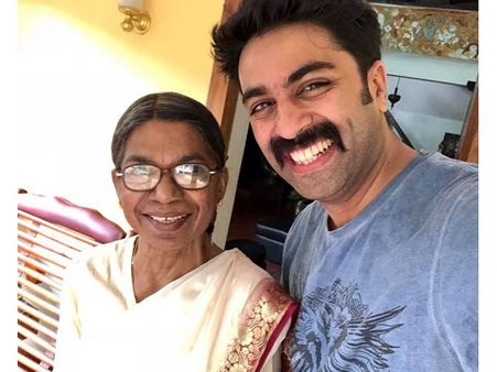 ജിപി യുടെ കടുത്ത ആരാധിക കാണിച്ച സാഹസം കണ്ടോ? മൊബൈലും ടാബ്‌ലെറ്റും വാങ്ങിയതും ഇതിന് വേണ്ടി തന്നെ!!