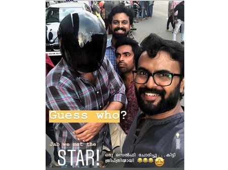 മമ്മൂക്കയെ കൊണ്ട് തോറ്റു! ഒരു സെല്‍ഫി ചോദിച്ചതിന് കാണിച്ച കുറുമ്പ് കണ്ടോ? തൃപ്തിയായെന്ന് താരങ്ങളും